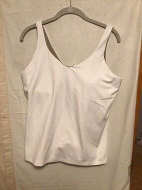 LULULEMON athletic tank top active wear ,gym  SZ 16